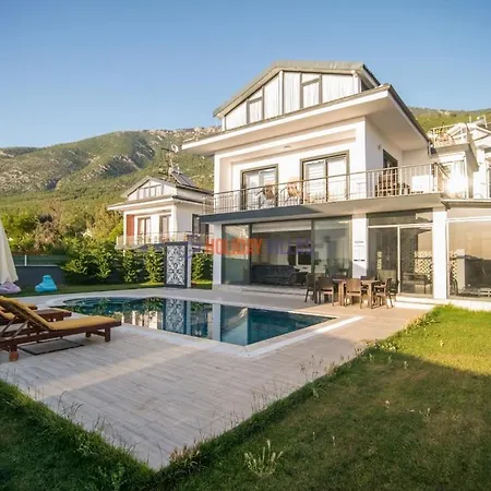 Villa Deren 2 *